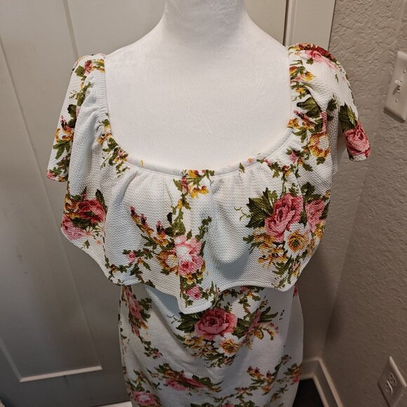 LOVE J Dresses & Skirts - LOVE J FLORAL PRINT DRESS OFF THE SHOULDER (SIZE 3X) WITH TAGS BRAND NEW